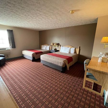 The Woodridge Inn Connersville Eksteriør billede