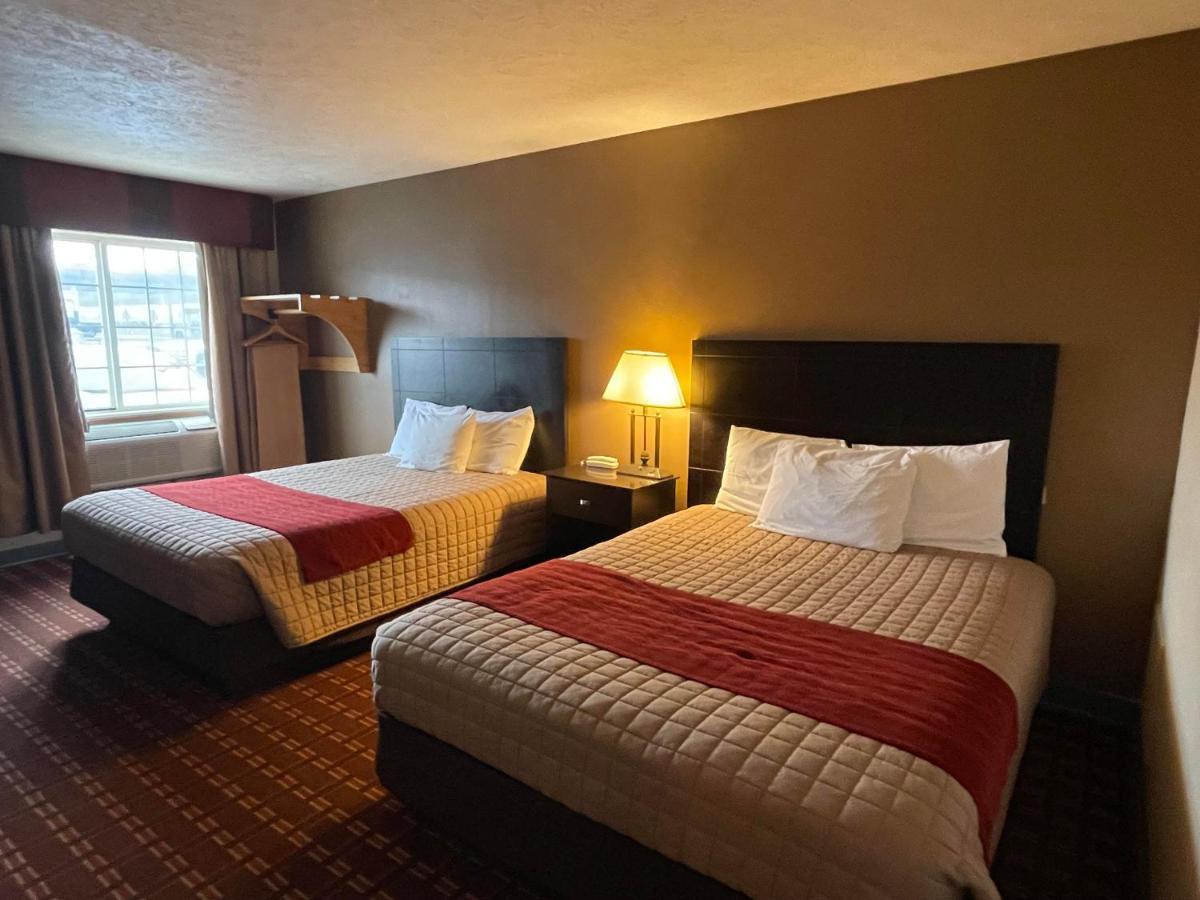 The Woodridge Inn Connersville Eksteriør billede