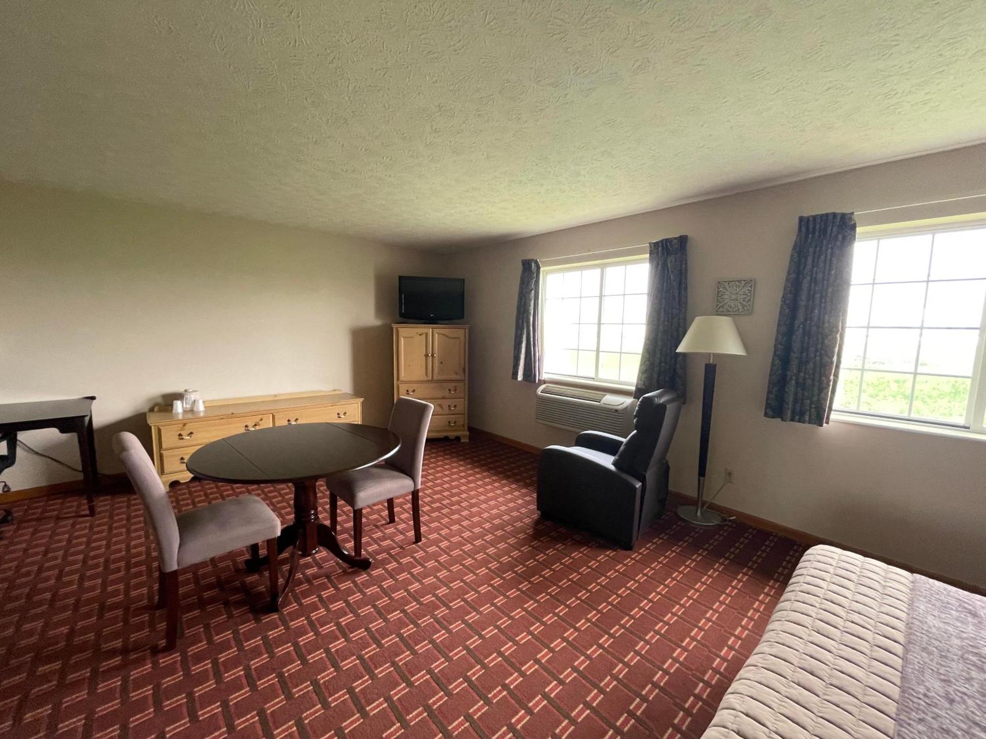 The Woodridge Inn Connersville Eksteriør billede