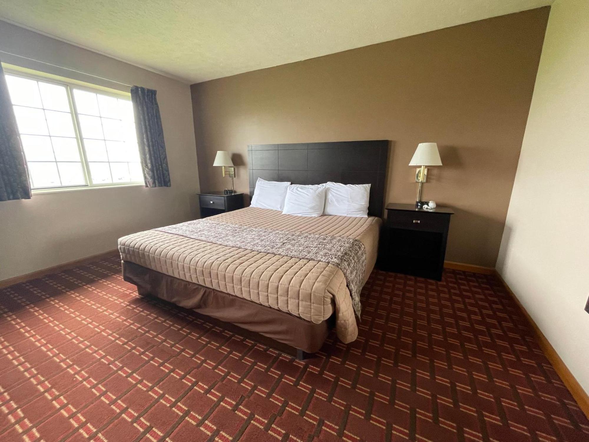 The Woodridge Inn Connersville Eksteriør billede